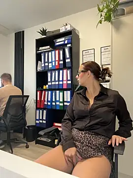 Hii Lolla online show from 09-18-25, 06:04