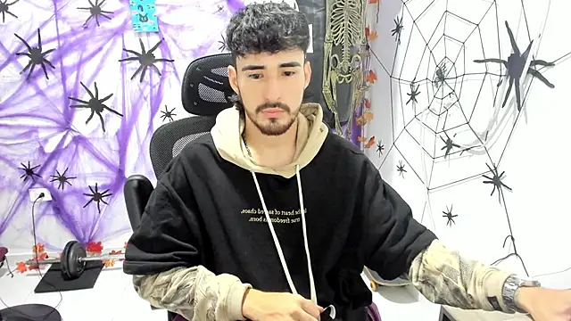 Snapshot of DmitriSanders chatting on 01-06-26, 12:03 DmitriSanders online show from 01-06-26, 12:03