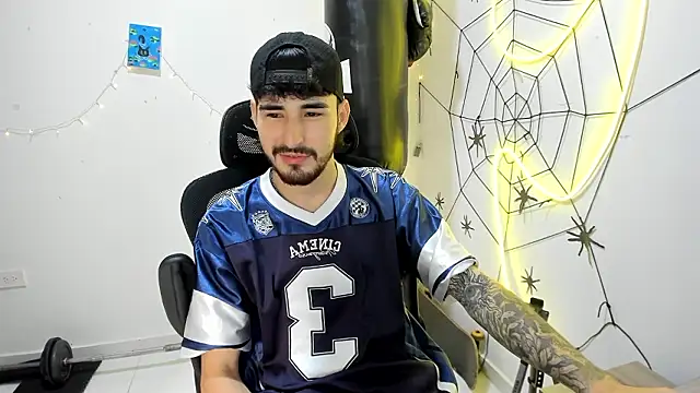 Snapshot of DmitriSanders chatting on 01-14-26, 09:20 DmitriSanders online show from 01-14-26, 09:20