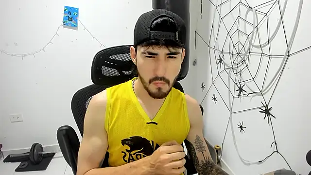 Snapshot of DmitriSanders chatting on 02-17-26, 01:24 DmitriSanders online show from 02-17-26, 01:24