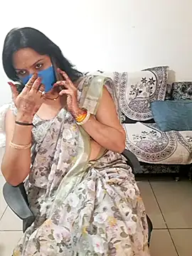 Snapshot of khushikhushi chatting on 10-13-25, 09:42 khushikhushi online show from 10-13-25, 09:42