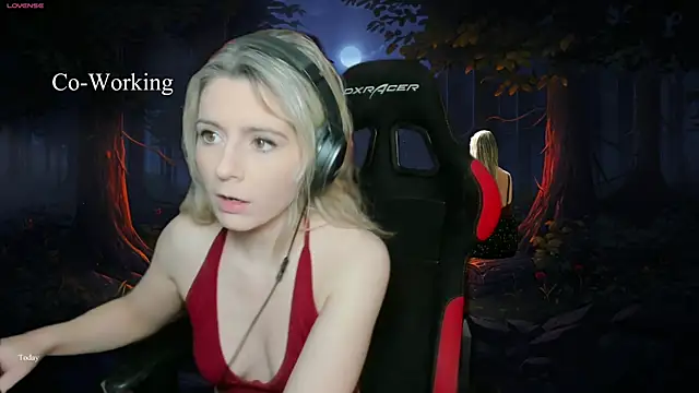 Lisaonthemoon online show from 02-16-25, 04:53