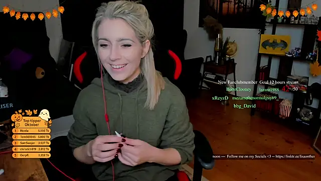 Lisaonthemoon online show from 10-30-25, 07:25