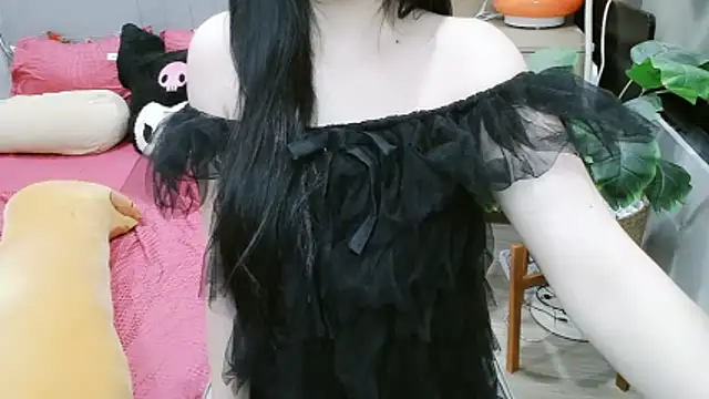  Viviann  online show from 11-28-25, 10:51