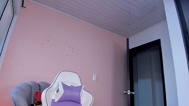 Snapshot of lili_turner chatting on 12-09-24, 02:17 lili turner online show from 12-09-24, 02:17