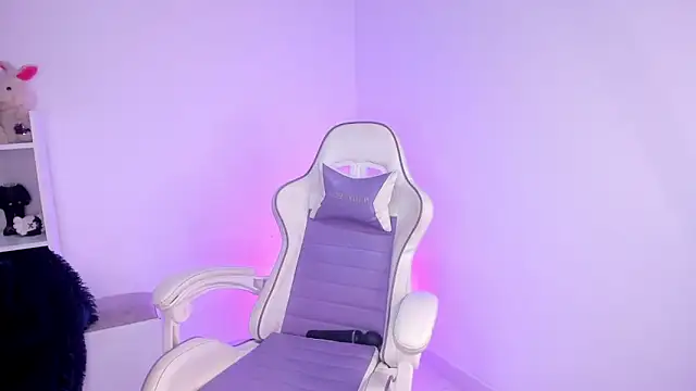 lili turner online show from 04-15-26, 06:37