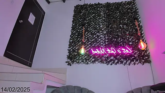 Snapshot of Brianna_Stars chatting on 02-15-25, 04:45 Brianna Stars online show from 02-15-25, 04:45