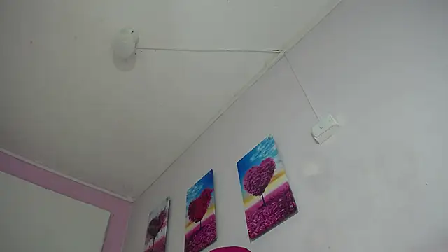 Snapshot of KEYRA-MILLER- chatting on 09-20-25, 01:50 KEYRA-MILLER- online show from 09-20-25, 01:50