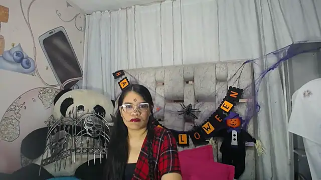 Snapshot of KEYRA-MILLER- chatting on 11-01-25, 02:35 KEYRA-MILLER- online show from 11-01-25, 02:35