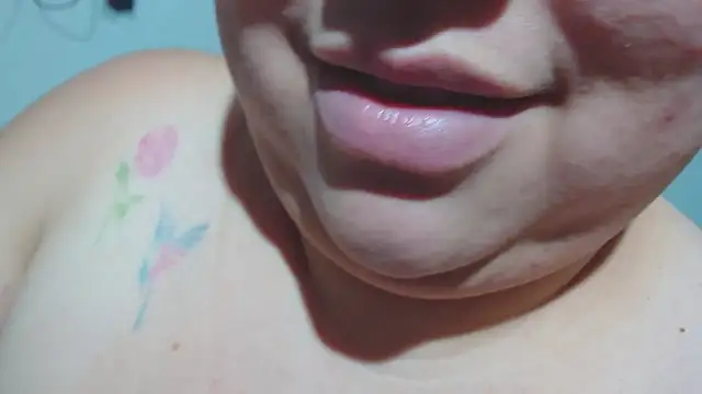 Snapshot of big_small_h0rny_ chatting on 01-06-25, 06:10 big small h0rny  online show from 01-06-25, 06:10