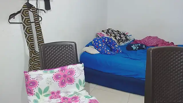 Snapshot of big_small_h0rny_ chatting on 03-08-25, 02:34 big small h0rny  online show from 03-08-25, 02:34