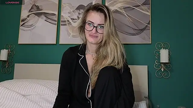 hotjessyca online show from 12-02-25, 06:19