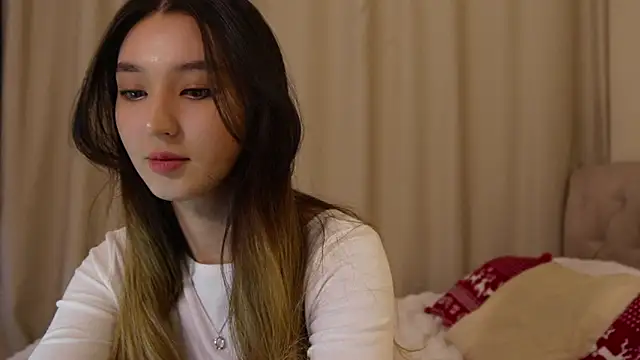 Snapshot of Sarasuo1 chatting on 01-14-25, 04:50 Sarasuo1 online show from 01-14-25, 04:50