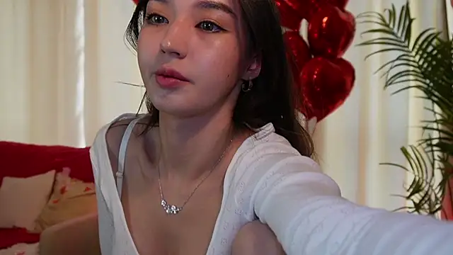 Snapshot of Sarasuo1 chatting on 02-15-25, 10:22 Sarasuo1 online show from 02-15-25, 10:22