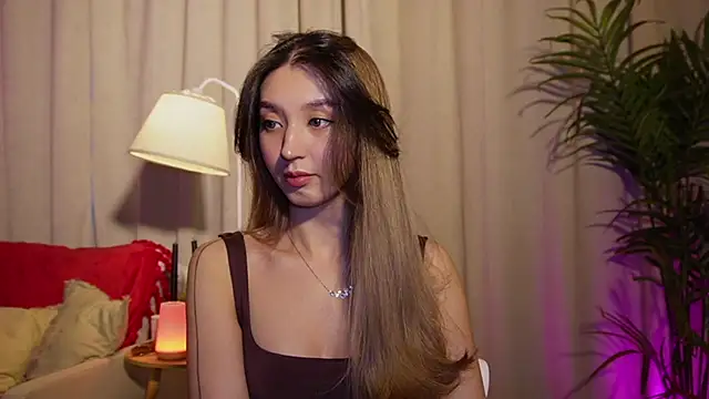 Snapshot of Sarasuo1 chatting on 02-24-25, 12:37 Sarasuo1 online show from 02-24-25, 12:37