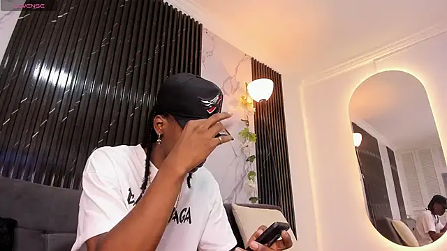 Snapshot of BRYXXXON1 chatting on 02-04-25, 02:32 BRYXXXON1 online show from 02-04-25, 02:32