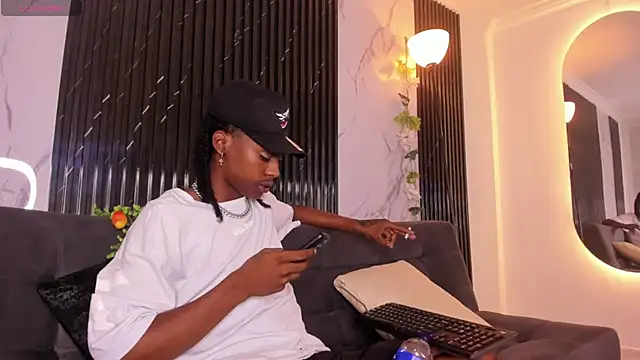 Snapshot of BRYXXXON1 chatting on 02-06-25, 12:05 BRYXXXON1 online show from 02-06-25, 12:05