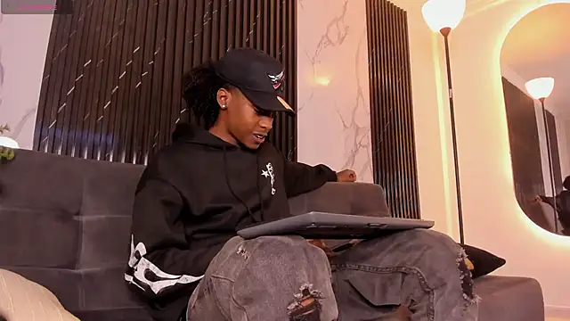 Snapshot of BRYXXXON1 chatting on 02-08-25, 03:41 BRYXXXON1 online show from 02-08-25, 03:41