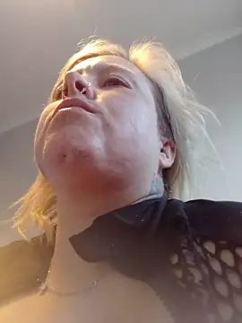 Snapshot of mollymay69 chatting on 12-14-25, 04:51 mollymay69 online show from 12-14-25, 04:51