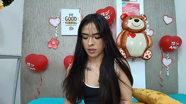 Snapshot of Cloeandtyfanny chatting on 02-16-25, 02:42 Cloeandtyfanny online show from 02-16-25, 02:42