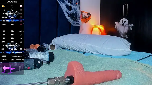 Issac james  online show from 10-31-25, 04:35