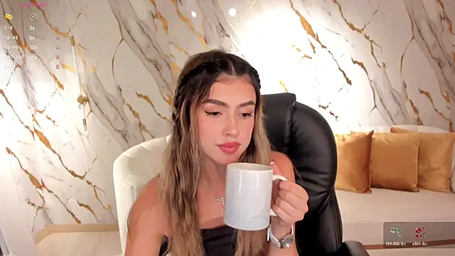 PaulinaSantos  online show from 03-06-25, 07:21