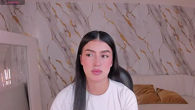 PaulinaSantos  online show from 09-28-25, 05:07