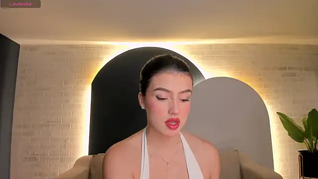 PaulinaSantos  online show from 11-09-25, 05:33