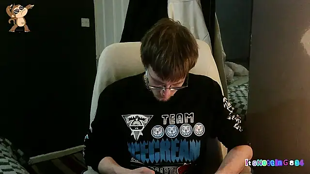 Snapshot of Itsnotting834 chatting on 03-18-25, 10:04 Itsnotting834 online show from 03-18-25, 10:04