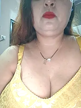 Dianaa9 online show from 05-17-26, 06:37