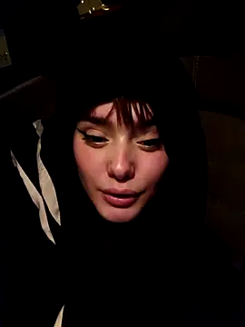 Snapshot of SophieCharm chatting on 12-01-24, 04:29 SophieCharm online show from 12-01-24, 04:29