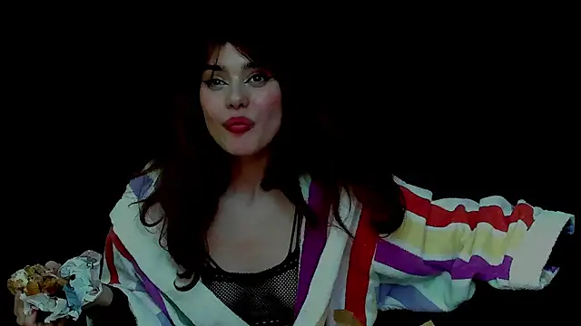 Snapshot of SophieCharm chatting on 12-18-24, 02:28 SophieCharm online show from 12-18-24, 02:28