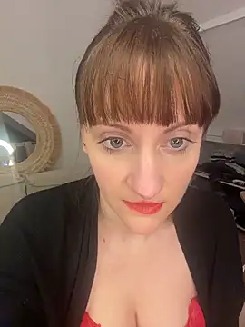 Snapshot of victoirenextdoor chatting on 12-02-25, 09:32 victoirenextdoor online show from 12-02-25, 09:32