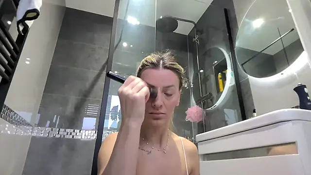 Snapshot of SweetMonicaUK chatting on 12-03-25, 08:56 SweetMonicaUK online show from 12-03-25, 08:56