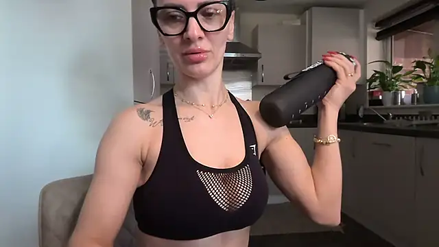 SweetMonicaUK online show from 03-12-26, 10:32