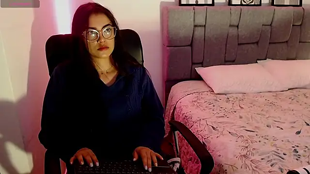 Snapshot of xia_foxxy chatting on 01-26-25, 06:07 xia foxxy online show from 01-26-25, 06:07