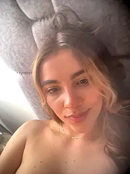 Snapshot of xia_foxxy chatting on 09-21-25, 07:48 xia foxxy online show from 09-21-25, 07:48