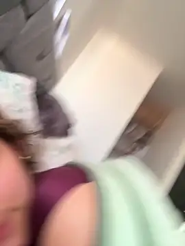 Snapshot of xia_foxxy chatting on 10-05-25, 12:47 xia foxxy online show from 10-05-25, 12:47