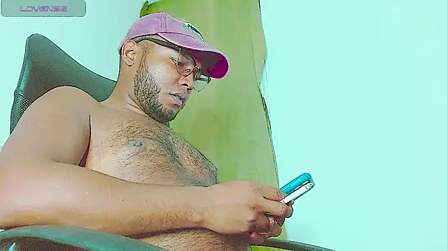 Snapshot of dave_banks chatting on 01-12-26, 06:40 dave banks online show from 01-12-26, 06:40