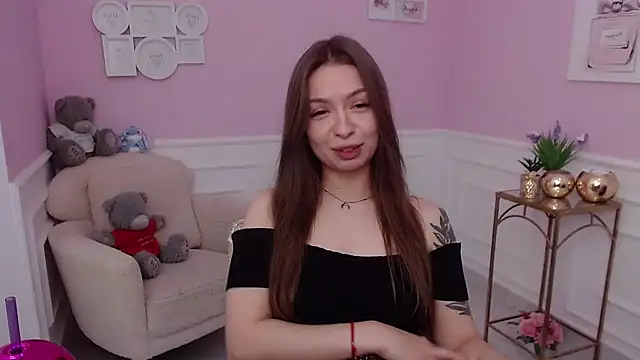 LucySkilar online show from 10-13-25, 05:40