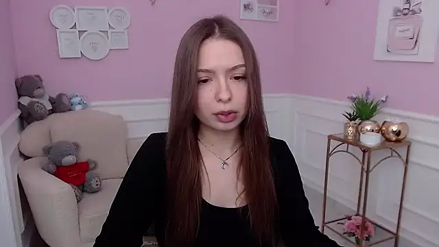 LucySkilar online show from 11-13-25, 10:36