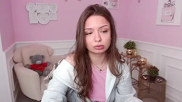 LucySkilar online show from 05-03-26, 04:18