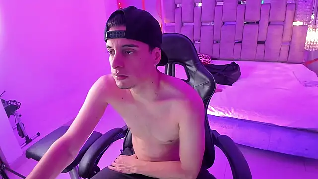 Snapshot of Maximo__ chatting on 11-18-25, 08:57 Maximo online show from 11-18-25, 08:57