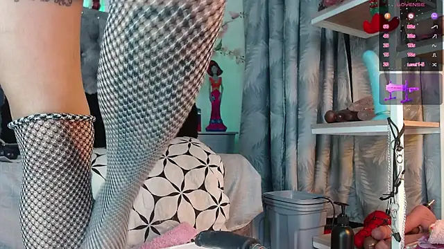 SaraMartins00 online show from 12-04-24, 11:24