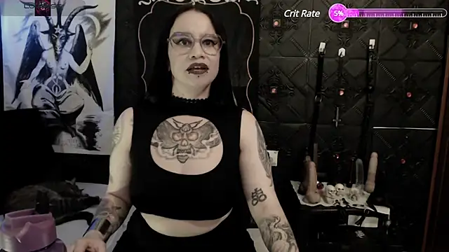Snapshot of Evil_Queen_666 chatting on 12-04-24, 08:23 Evil Queen 666 online show from 12-04-24, 08:23