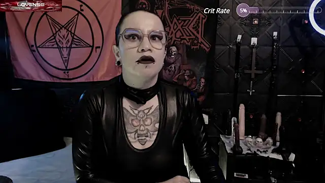 Snapshot of Evil_Queen_666 chatting on 01-30-25, 08:54 Evil Queen 666 online show from 01-30-25, 08:54