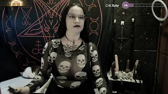 Snapshot of Evil_Queen_666 chatting on 03-12-25, 04:51 Evil Queen 666 online show from 03-12-25, 04:51