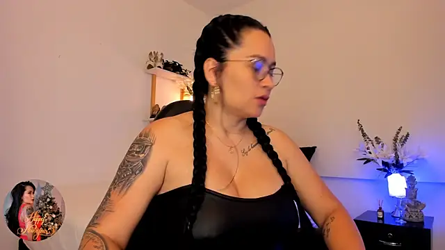 Snapshot of leslie_k chatting on 01-09-25, 04:08 leslie k online show from 01-09-25, 04:08