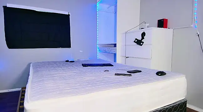 Snapshot of THICKwithDICKK chatting on 03-08-25, 01:28 THICKwithDICKK online show from 03-08-25, 01:28