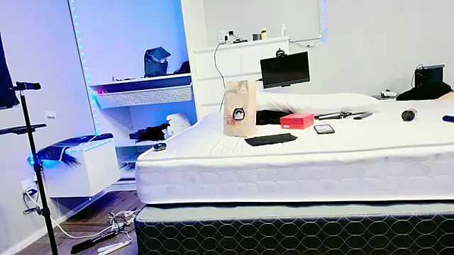 Snapshot of THICKwithDICKK chatting on 03-22-25, 03:20 THICKwithDICKK online show from 03-22-25, 03:20